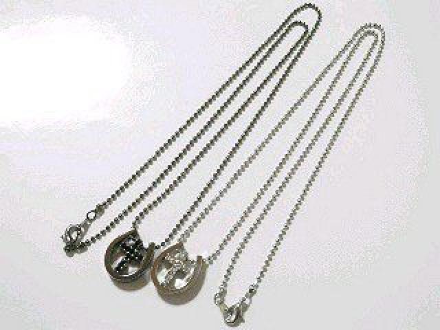 《New》愛*LOVE*幸運を呼ぶ*ホースシュー&クロス★ペアネックレス*セット < 女性アクセサリー/時計  《New》愛*LOVE*幸運を呼ぶ*ホースシュー&クロス★ペアネックレス*セット < 女性アクセサリー/時計の