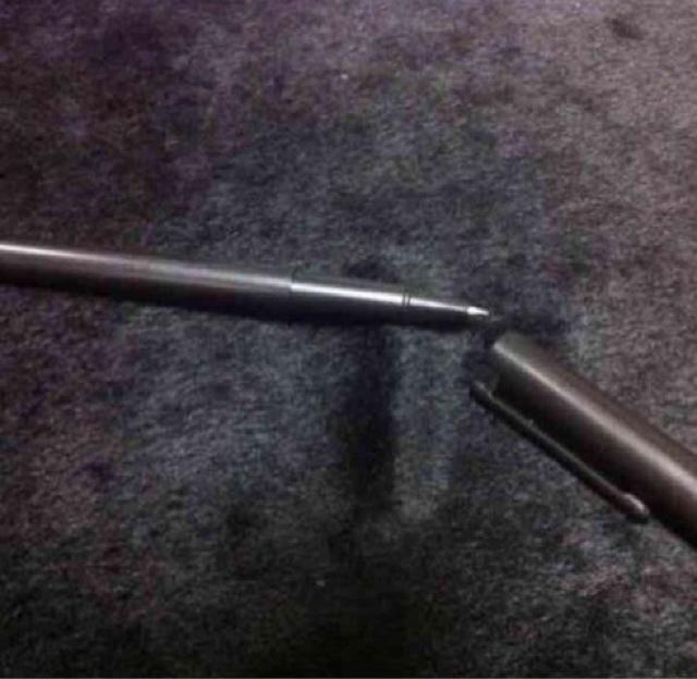 お札貫通ペンブラック??シンプルなデザイン??手品 < おもちゃ  お札貫通ペンブラック??シンプルなデザイン??手品 < おもちゃの