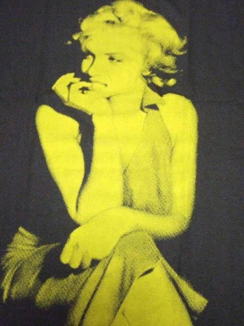 bNTMarilyn Monroe}E[ohsVc  jt@bV 