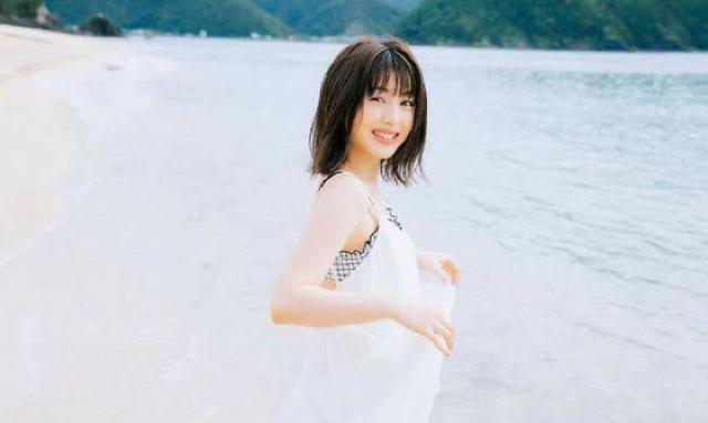 【送料無料】浜辺美波 最新写真フォト10枚セット B < タレントグッズ  【送料無料】浜辺美波 最新写真フォト10枚セット B < タレントグッズの