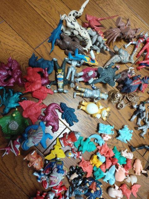 ウルトラマン 怪獣 ガンダム フィギュア 大量 まとめ売り < ホビー  ウルトラマン 怪獣 ガンダム フィギュア 大量 まとめ売り < ホビーの