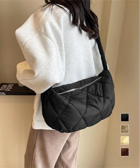 送料無料 新品 キルティングショルダーバッグ 斜めがけ鞄 < 女性ファッション  送料無料 新品 キルティングショルダーバッグ 斜めがけ鞄  < 女性ファッションの