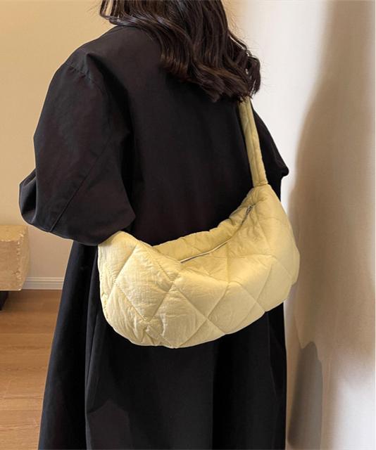 送料無料 新品 キルティングショルダーバッグ 斜めがけ鞄 < 女性ファッション  送料無料 新品 キルティングショルダーバッグ 斜めがけ鞄 < 女性ファッションの