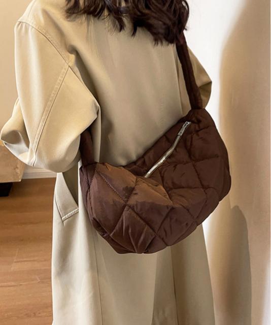 送料無料 新品 キルティングショルダーバッグ 斜めがけ鞄 < 女性ファッション  送料無料 新品 キルティングショルダーバッグ 斜めがけ鞄 < 女性ファッションの