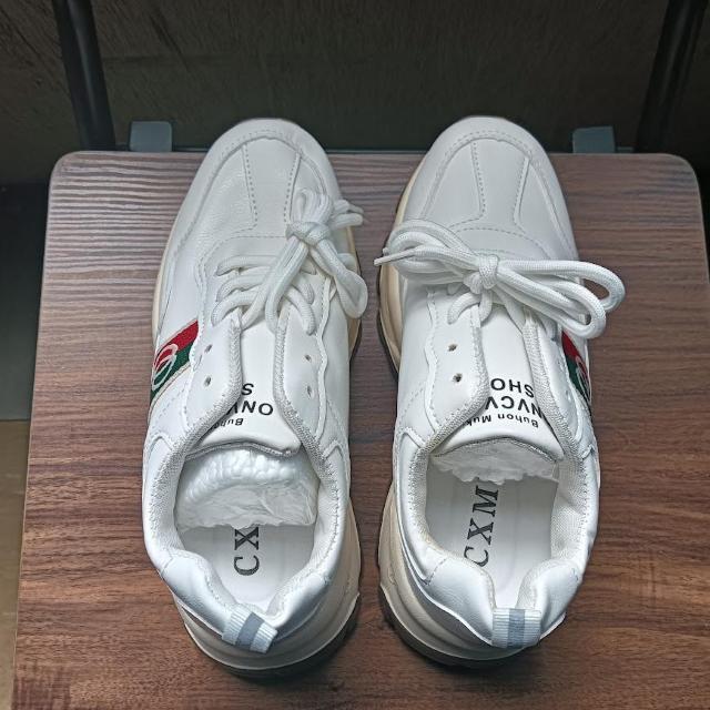 新品 22.5cm レディース スニーカー ホワイト シューズ 靴 厚底 < 女性ファッション  新品 22.5cm レディース スニーカー ホワイト シューズ 靴 厚底 < 女性ファッションの