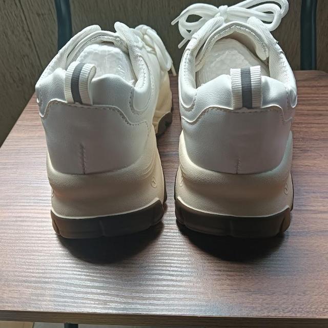 新品 22.5cm レディース スニーカー ホワイト シューズ 靴 厚底 < 女性ファッション  新品 22.5cm レディース スニーカー ホワイト シューズ 靴 厚底 < 女性ファッションの