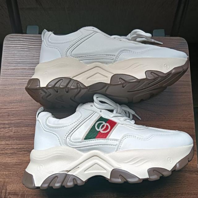 新品 22.5cm レディース スニーカー ホワイト シューズ 靴 厚底 < 女性ファッション  新品 22.5cm レディース スニーカー ホワイト シューズ 靴 厚底 < 女性ファッションの