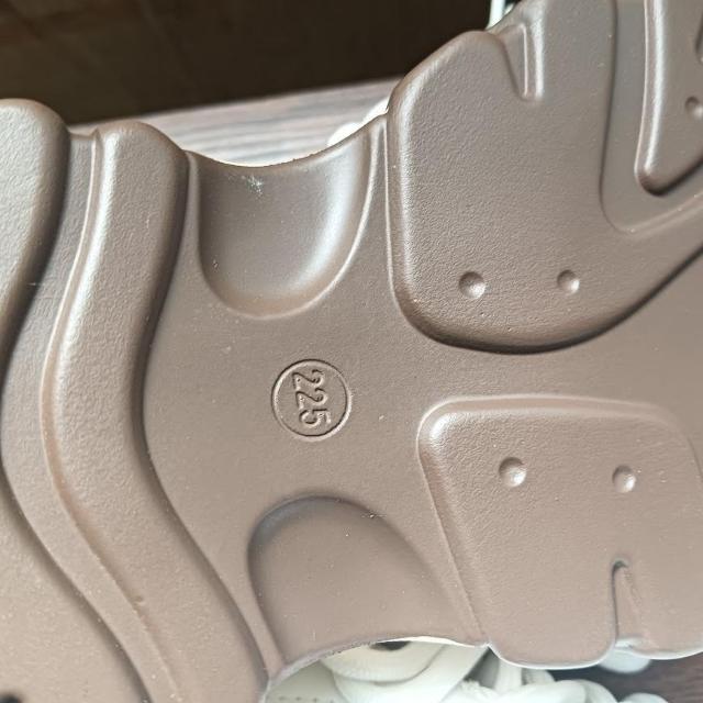 新品 22.5cm レディース スニーカー ホワイト シューズ 靴 厚底 < 女性ファッション  新品 22.5cm レディース スニーカー ホワイト シューズ 靴 厚底 < 女性ファッションの