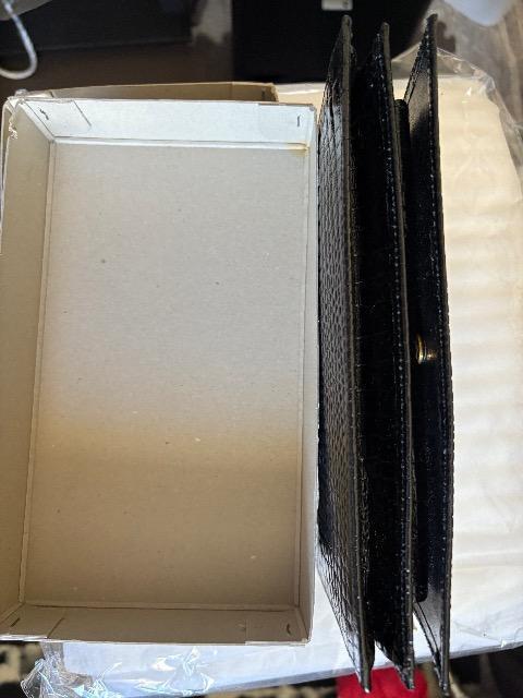 ブランド不明 黒財布 < 女性ファッション  ブランド不明 黒財布 < 女性ファッションの