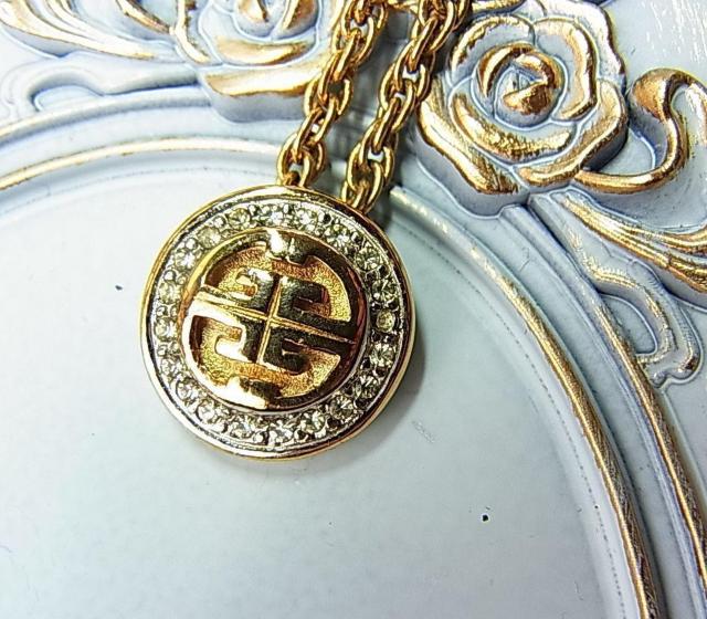 ★正規美品ジバンシィ ヴィンテージ ロゴ&ラインストーンネックレス < ブランド  ★正規美品ジバンシィ ヴィンテージ ロゴ&ラインストーンネックレス < ブランドの