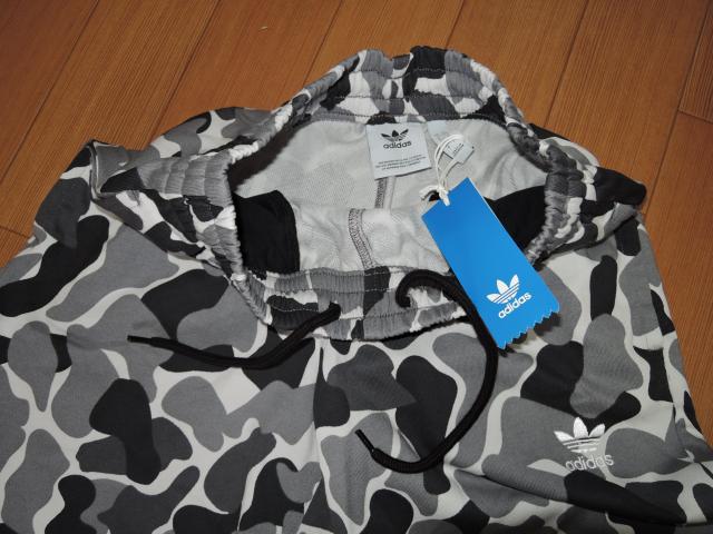 新品アディダスオリジナルスadidas originals迷彩柄ショーツS < ブランド  新品アディダスオリジナルスadidas originals迷彩柄ショーツS < ブランドの
