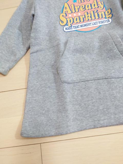 新品未使用タグ付き  裏起毛キッズトップス サイズ 110cm  グレー < キッズ/ベビー  新品未使用タグ付き  裏起毛キッズトップス サイズ 110cm  グレー < キッズ/ベビーの