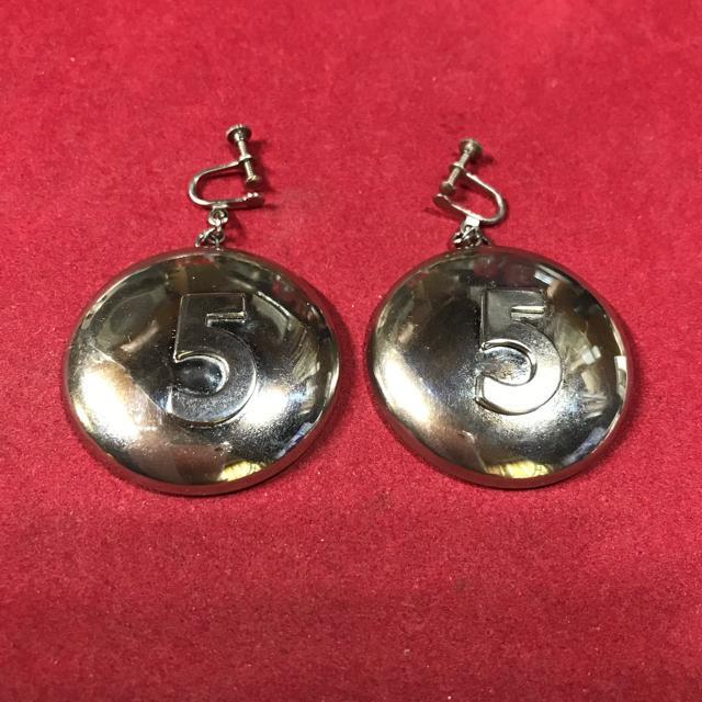 レア 正規品 シャネル ビッグサークルNo5 イヤリング シルバー < ブランド レア 正規品 シャネル ビッグサークルNo5 イヤリング シルバー < ブランドの