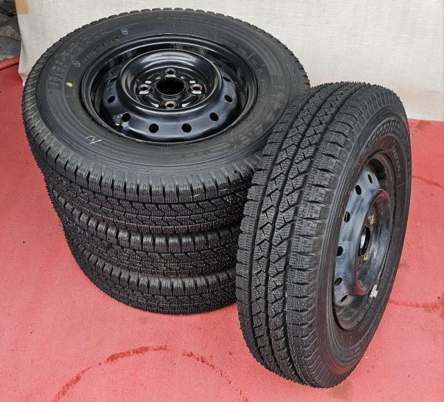 スチール鉄ホイール12インチ4J+40 pcd100ハブ54スタッドレスタイヤ付き4本セツトブリヂストン ブリザック VL1 < 自動車/バイク スチール鉄ホイール12インチ4J+40 pcd100ハブ54スタッドレスタイヤ付き4本セツトブリヂストン ブリザック VL1 < 自動車/バイク