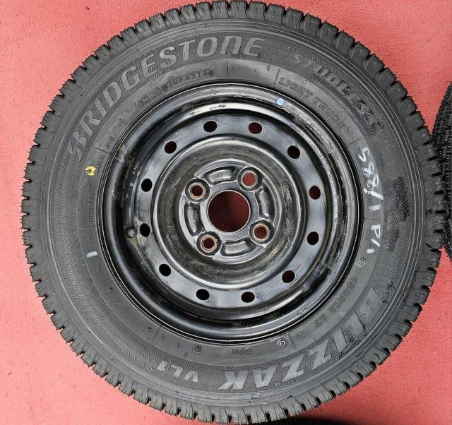 スチール鉄ホイール12インチ4J+40 pcd100ハブ54スタッドレスタイヤ付き4本セツトブリヂストン ブリザック VL1 < 自動車/バイク スチール鉄ホイール12インチ4J+40 pcd100ハブ54スタッドレスタイヤ付き4本セツトブリヂストン ブリザック VL1 < 自動車/バイク