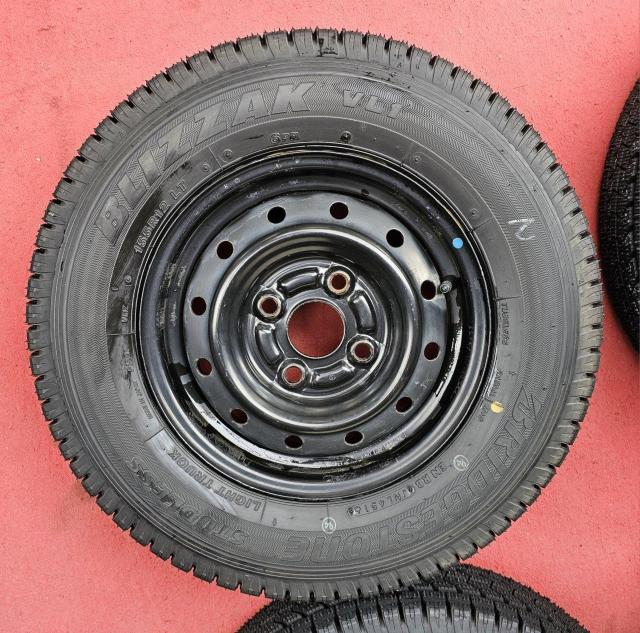 スチール鉄ホイール12インチ4J+40 pcd100ハブ54スタッドレスタイヤ付き4本セツトブリヂストン ブリザック VL1 < 自動車/バイク スチール鉄ホイール12インチ4J+40 pcd100ハブ54スタッドレスタイヤ付き4本セツトブリヂストン ブリザック VL1 < 自動車/バイク