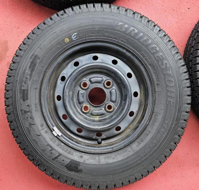 スチール鉄ホイール12インチ4J+40 pcd100ハブ54スタッドレスタイヤ付き4本セツトブリヂストン ブリザック VL1 < 自動車/バイク スチール鉄ホイール12インチ4J+40 pcd100ハブ54スタッドレスタイヤ付き4本セツトブリヂストン ブリザック VL1 < 自動車/バイク