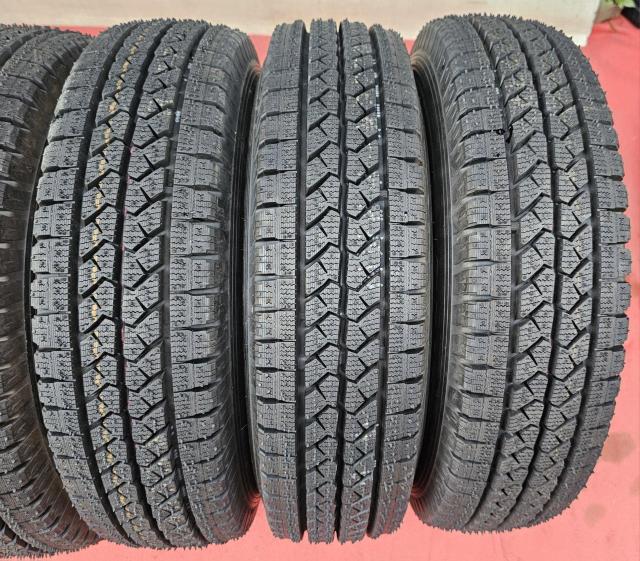 スチール鉄ホイール12インチ4J+40 pcd100ハブ54スタッドレスタイヤ付き4本セツトブリヂストン ブリザック VL1 < 自動車/バイク スチール鉄ホイール12インチ4J+40 pcd100ハブ54スタッドレスタイヤ付き4本セツトブリヂストン ブリザック VL1 < 自動車/バイク