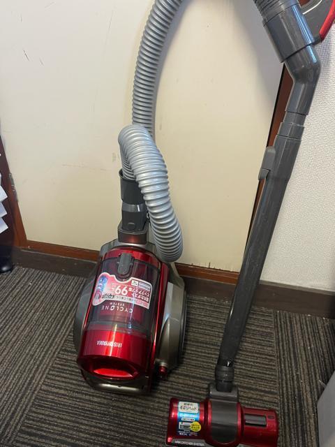 アイリスオーヤマ サイクロン掃除機 IC-C100TKF-R レッド 1000W 動作品 < 家電/AV アイリスオーヤマ サイクロン掃除機 IC-C100TKF-R レッド 1000W 動作品 < 家電/AVの