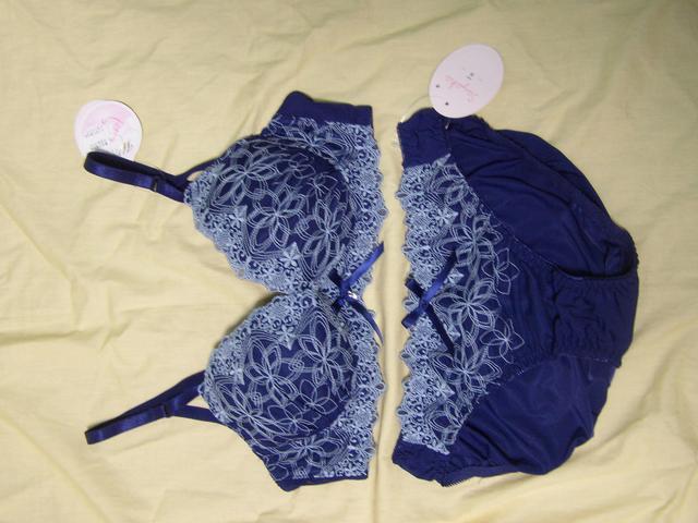 ブルーに刺繍使いのデザインD70Mワイヤー入り < 女性ファッション  ブルーに刺繍使いのデザインD70Mワイヤー入り  < 女性ファッションの