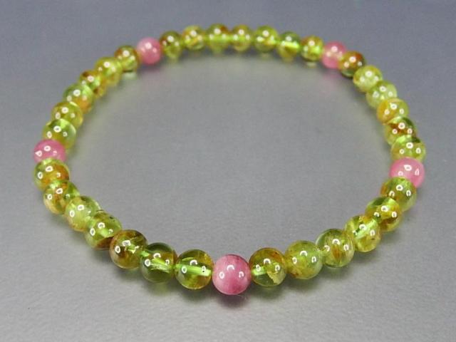 ピンクトルマリン約5mm弱ペリドット約5mm女性人気天然石ブレスレット < 女性アクセサリー/時計  ピンクトルマリン約5mm弱ペリドット約5mm女性人気天然石ブレスレット < 女性アクセサリー/時計の