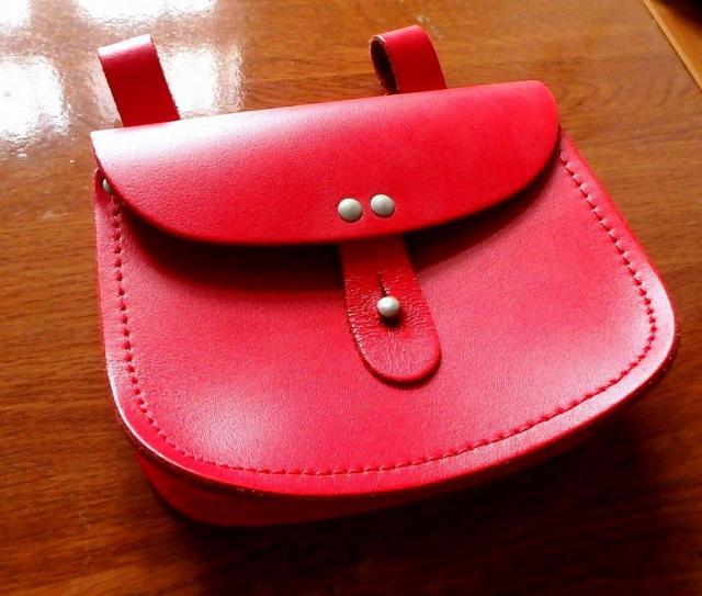 ◆レザーポーチ レッド 中古品 < 男性ファッション  ◆レザーポーチ レッド 中古品  < 男性ファッションの