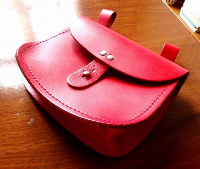 ◆レザーポーチ レッド 中古品 < 男性ファッション  ◆レザーポーチ レッド 中古品 < 男性ファッションの