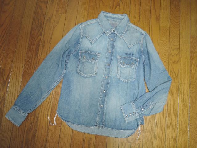 TMT ダメージ加工 デニムシャツ S インディゴ ウエスタン 長袖 ティーエムティー < ブランド  TMT ダメージ加工 デニムシャツ S インディゴ ウエスタン 長袖 ティーエムティー < ブランドの