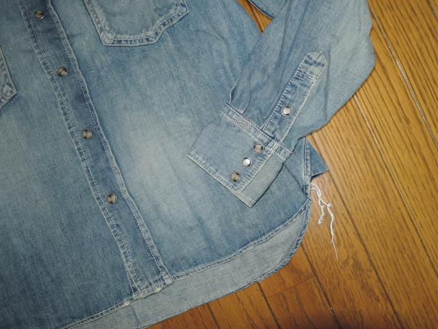 TMT ダメージ加工 デニムシャツ S インディゴ ウエスタン 長袖 ティーエムティー < ブランド  TMT ダメージ加工 デニムシャツ S インディゴ ウエスタン 長袖 ティーエムティー < ブランドの