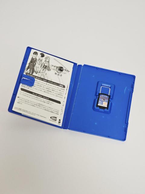 (5) PSVITA �\�[�h�A�[�g�E�I�����C�� �z���E�E���A���[�[�V���� �� �Q�[���{��/�\�t�g�� 