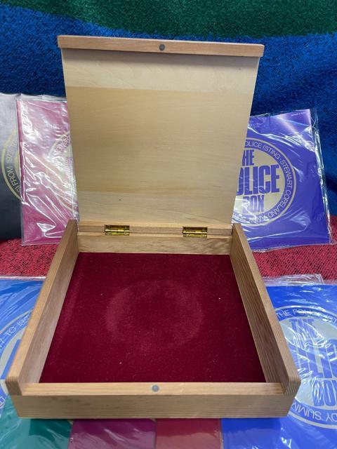 �y����ՁzTHE POLICE �V���O�����R�[�hTHE POLICE BOX�@FOR COLLECTORS ONLY�@���S����� �� CD/DVD/�r�f�I�� 