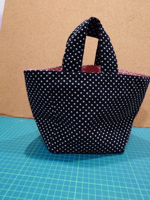ハンドメイド スクエアミニ手提げ < 女性ファッション  ハンドメイド スクエアミニ手提げ  < 女性ファッションの