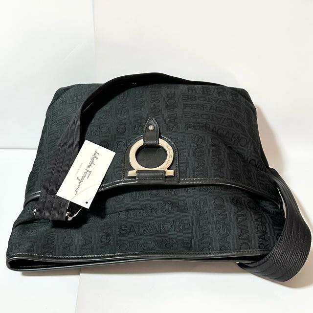 ���i Salvatore Ferragamo �t�F���K�� �K���`�[�j AU21 B002 �i�C���� ���U�[ �V�����_�[�o�b�O �� �u�����h�� 