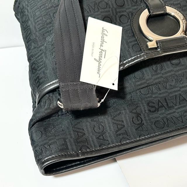 ���i Salvatore Ferragamo �t�F���K�� �K���`�[�j AU21 B002 �i�C���� ���U�[ �V�����_�[�o�b�O �� �u�����h�� 