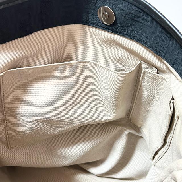���i Salvatore Ferragamo �t�F���K�� �K���`�[�j AU21 B002 �i�C���� ���U�[ �V�����_�[�o�b�O �� �u�����h�� 