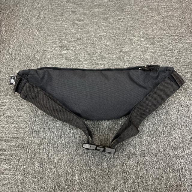 ���� NIKE �i�C�L �{�f�B�o�b�O �u���b�N DB0490-010 �� �u�����h�� 