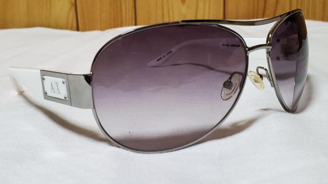 正規 完全廃盤 激レア アルマーニ ロゴ ティアドロップ メタルスポーティーサングラス 黒×白 A/X エンブレムサイドプレート < ブランド  正規 完全廃盤 激レア アルマーニ ロゴ ティアドロップ メタルスポーティーサングラス 黒×白 A/X エンブレムサイドプレート < ブランドの