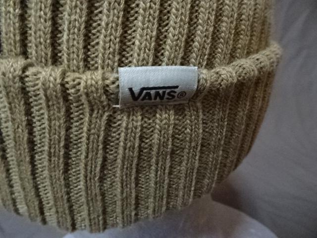 USA購入 バンズ【VANS】シンプルなデザインロゴマーク付 ニットキャップ < 男性ファッション  USA購入 バンズ【VANS】シンプルなデザインロゴマーク付 ニットキャップ < 男性ファッションの