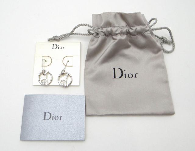 Christian Dior ディオール ラウンド ロゴチャーム ピアス<USED>【送料無料】 < ブランド Christian Dior ディオール ラウンド ロゴチャーム ピアス<USED>【送料無料】 < ブランドの