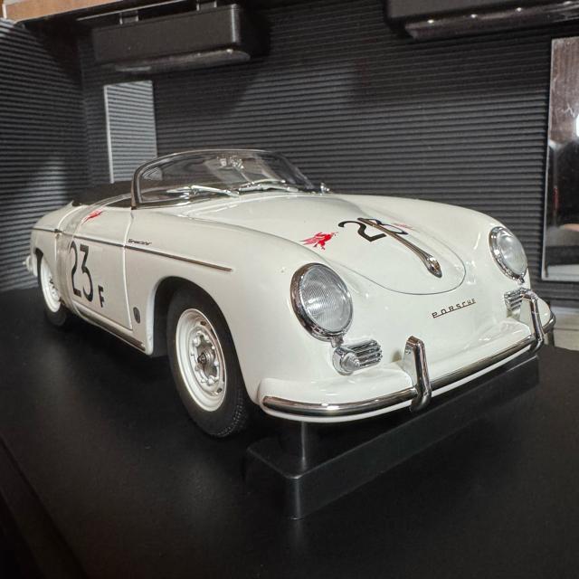 絶版未展示品 オートアート 1/18 ポルシェ 356A スピードスター < ホビー  絶版未展示品 オートアート 1/18 ポルシェ 356A スピードスター  < ホビーの