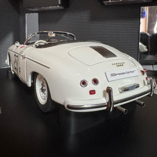 絶版未展示品 オートアート 1/18 ポルシェ 356A スピードスター < ホビー  絶版未展示品 オートアート 1/18 ポルシェ 356A スピードスター < ホビーの