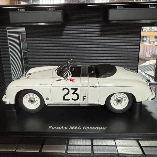 絶版未展示品 オートアート 1/18 ポルシェ 356A スピードスター < ホビー  絶版未展示品 オートアート 1/18 ポルシェ 356A スピードスター < ホビーの