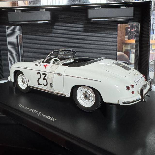 絶版未展示品 オートアート 1/18 ポルシェ 356A スピードスター < ホビー  絶版未展示品 オートアート 1/18 ポルシェ 356A スピードスター < ホビーの