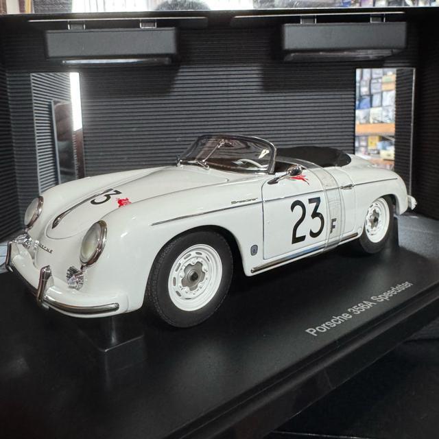 絶版未展示品 オートアート 1/18 ポルシェ 356A スピードスター < ホビー  絶版未展示品 オートアート 1/18 ポルシェ 356A スピードスター < ホビーの