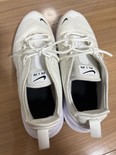 22cm 子供スニーカー NIKEナイキ エアマックス 白 < キッズ/ベビー  22cm 子供スニーカー NIKEナイキ エアマックス 白 < キッズ/ベビーの