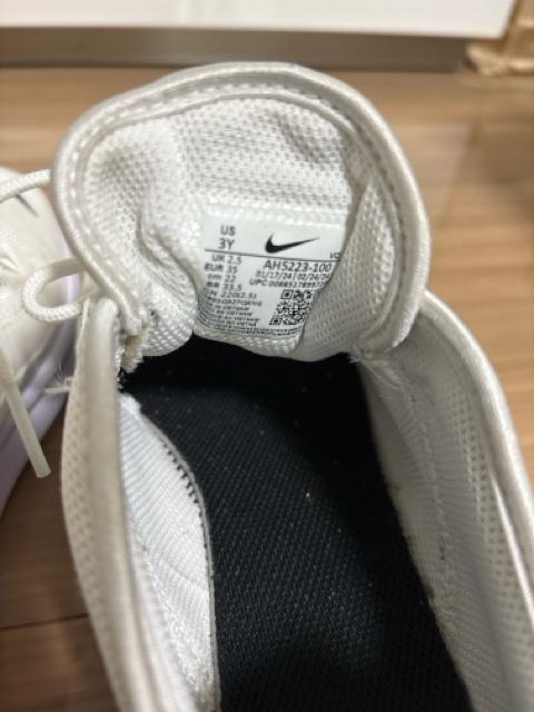 22cm 子供スニーカー NIKEナイキ エアマックス 白 < キッズ/ベビー  22cm 子供スニーカー NIKEナイキ エアマックス 白 < キッズ/ベビーの