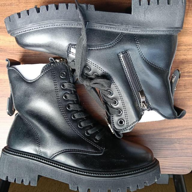 新品 22cm レディース ブーツ ブラック 厚底 シューズ ショートブーツ < 女性ファッション  新品 22cm レディース ブーツ ブラック 厚底 シューズ ショートブーツ < 女性ファッションの