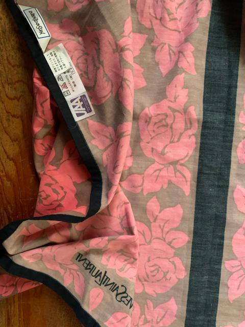 イヴサンローラン花柄 エプロン ブルー フラワ 送料無料 < 女性ファッション イヴサンローラン花柄 エプロン ブルー フラワ 送料無料 < 女性ファッションの