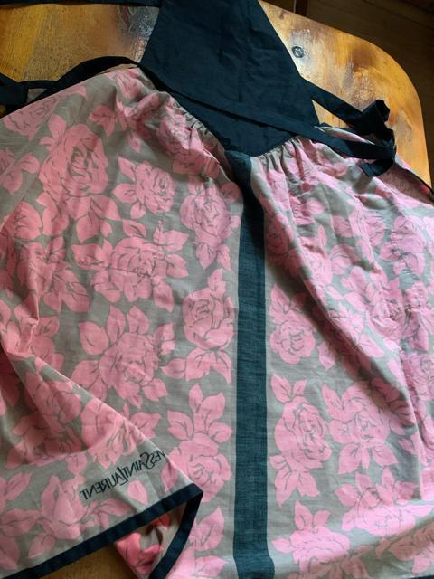 イヴサンローラン花柄 エプロン ブルー フラワ 送料無料 < 女性ファッション イヴサンローラン花柄 エプロン ブルー フラワ 送料無料 < 女性ファッションの