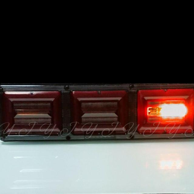 トラック LEDテールランプ 24V シーケンシャルウインカー 薄型 < 自動車/バイク トラック LEDテールランプ 24V シーケンシャルウインカー 薄型 < 自動車/バイク